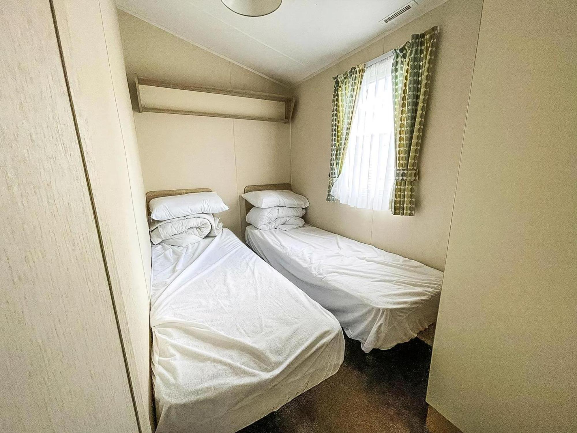 Great 6 Berth Caravan Nearby The Beach In Walton-On-The-Naze Ref 17181X المظهر الخارجي الصورة