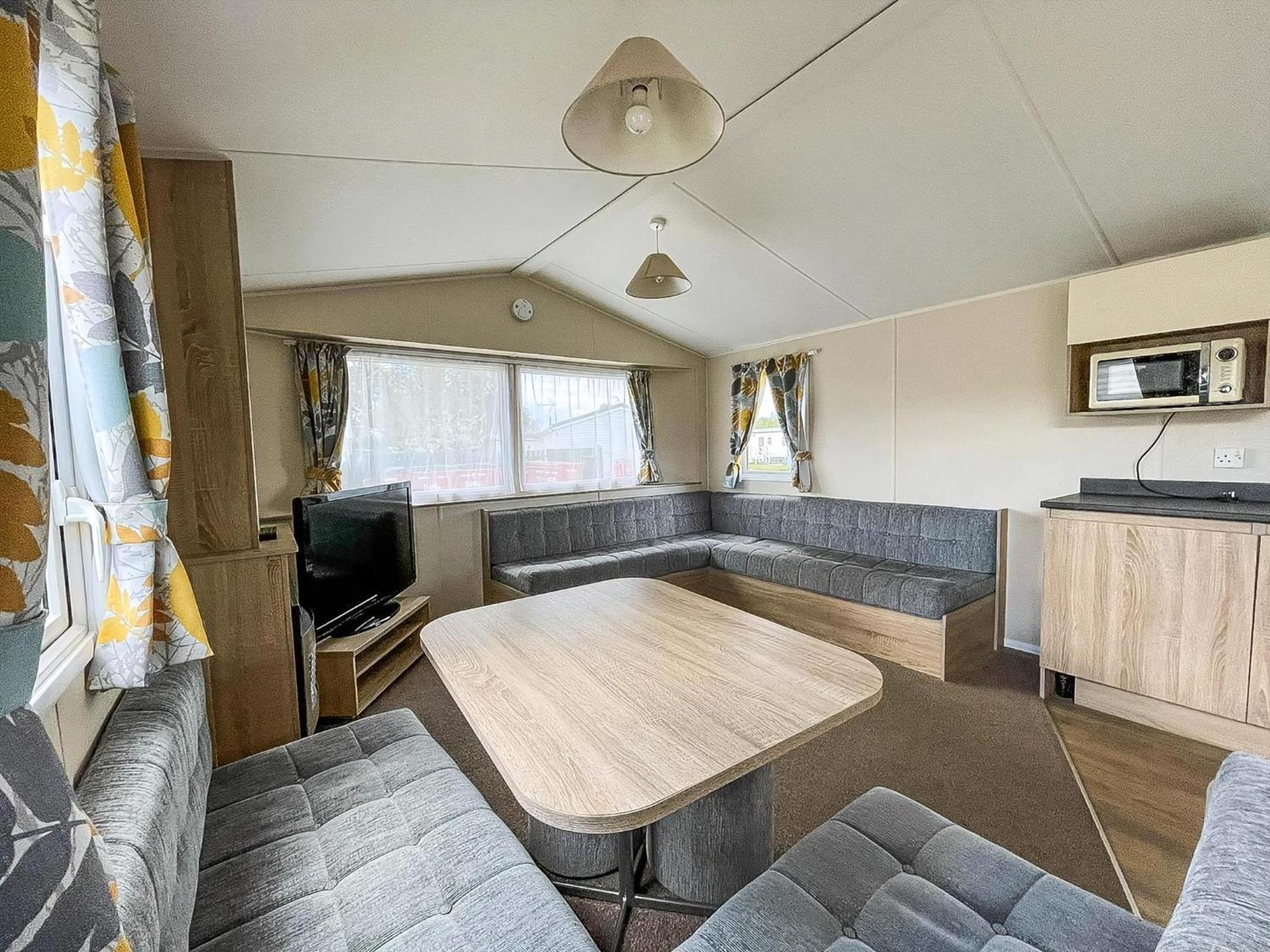 Great 6 Berth Caravan Nearby The Beach In Walton-On-The-Naze Ref 17181X المظهر الخارجي الصورة